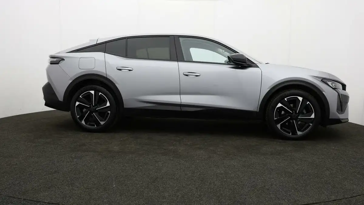 2024-peugeot-408-12-puretech-allure-130ps-ss-eat8-big-38