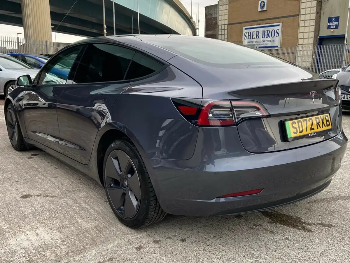 2022-tesla-model-3-e-rwd-big-6
