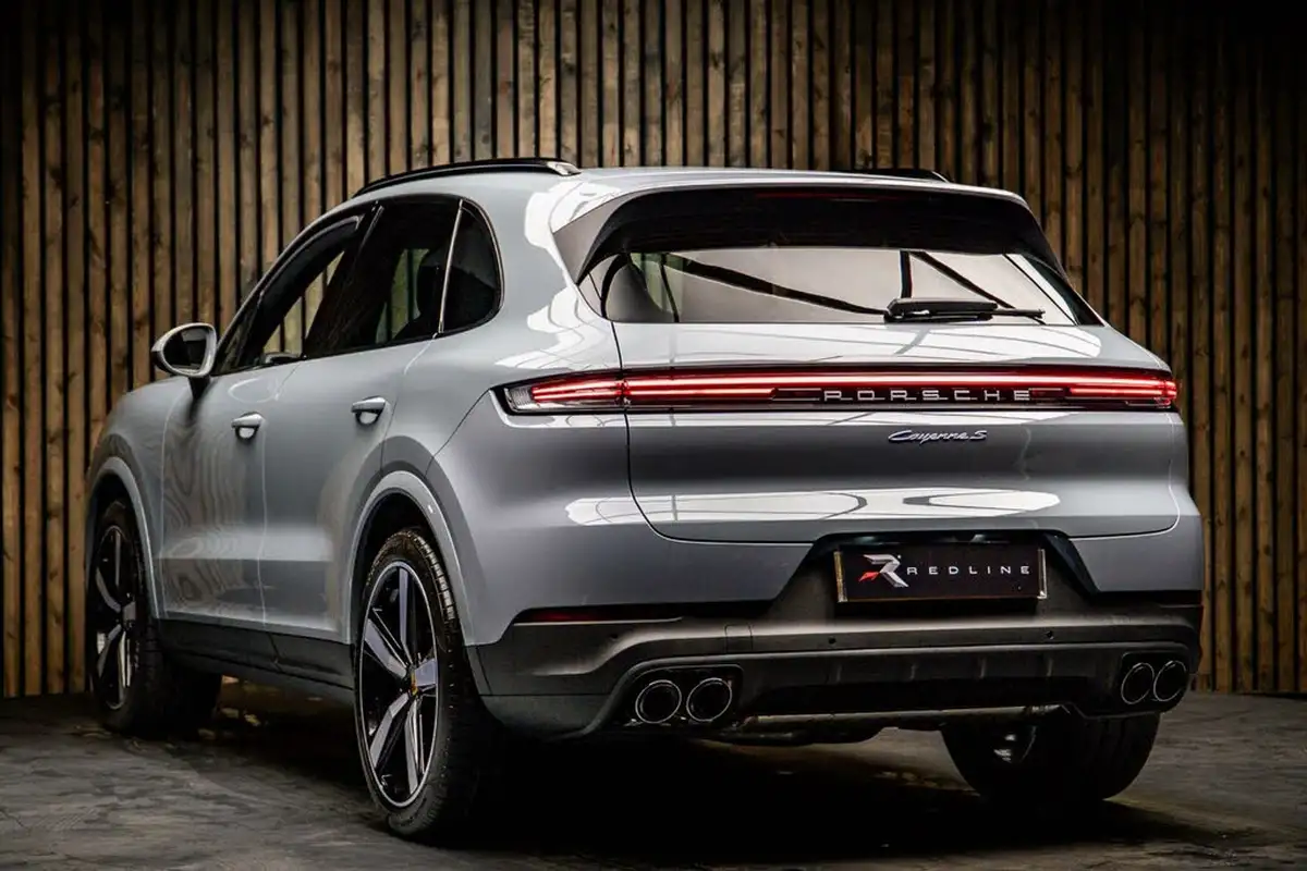 2023-porsche-cayenne-big-2