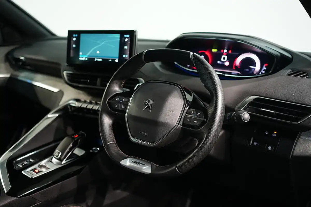 2021-peugeot-5008-suv-12-puretech-gt-eat8-big-54