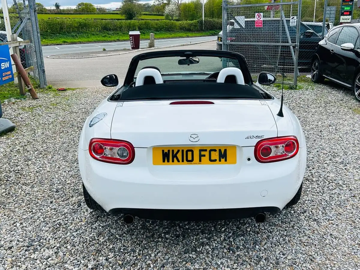 2010-mazda-mx-5-18-20th-anniversary-ltd-edn-big-7