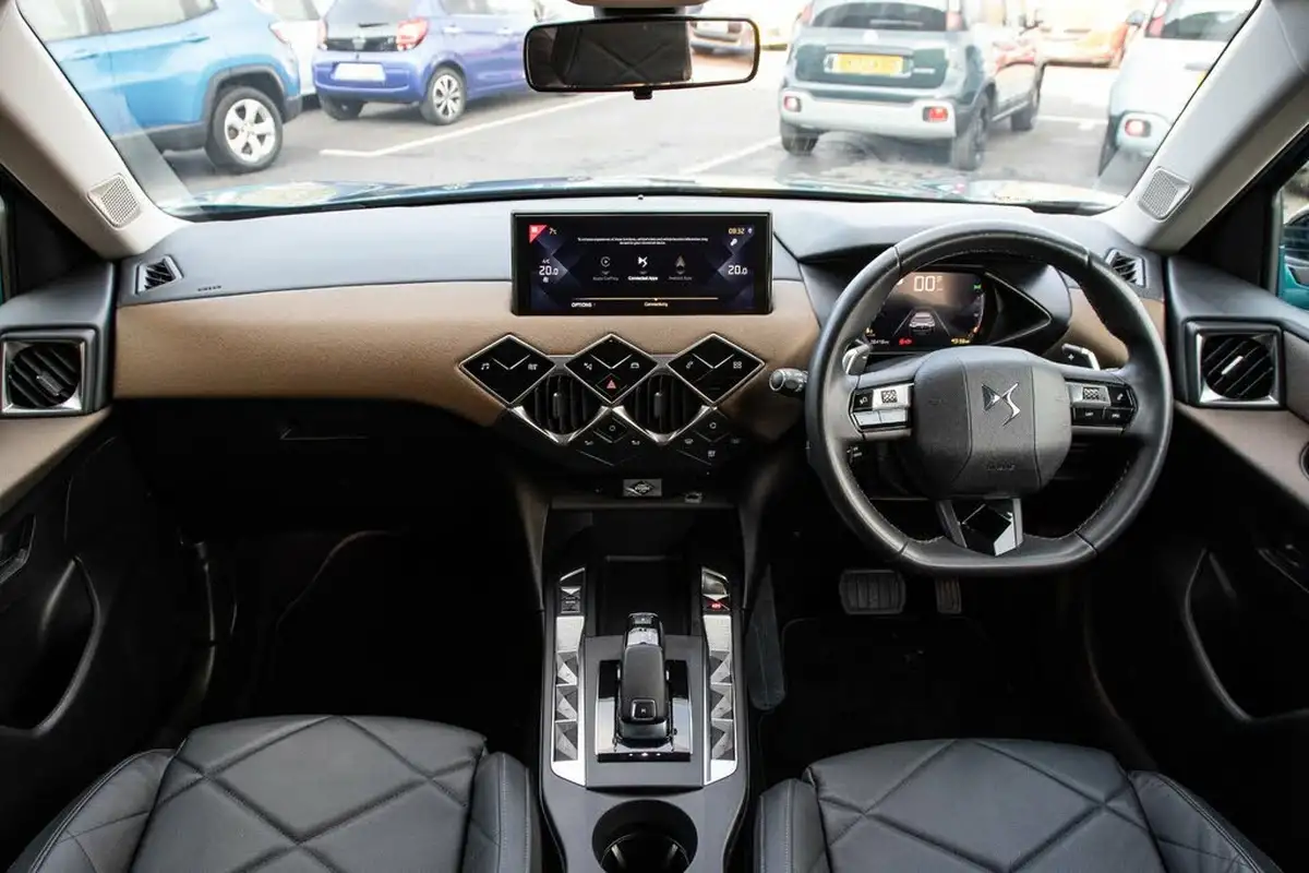 2020-ds-ds-7-crossback-12-puretech-prestige-eat8-big-3