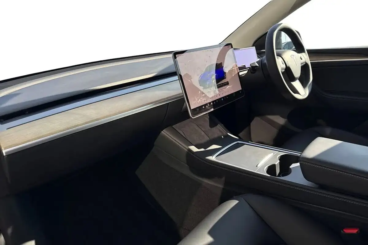 2023-tesla-model-y-e-rwd-big-8