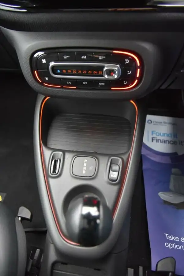 2021-smart-fortwo-eq-exclusive-coupe-big-41