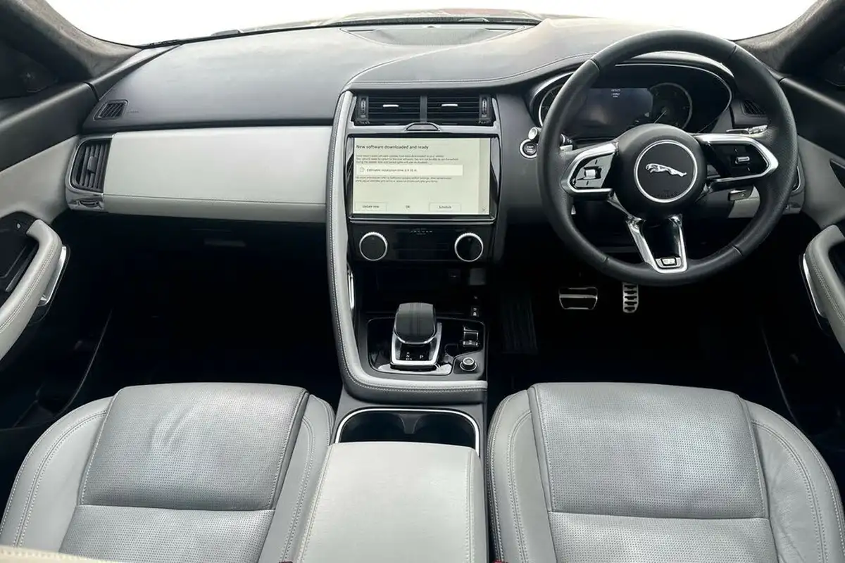 2023-jaguar-e-pace-20-d200-r-dynamic-black-big-5