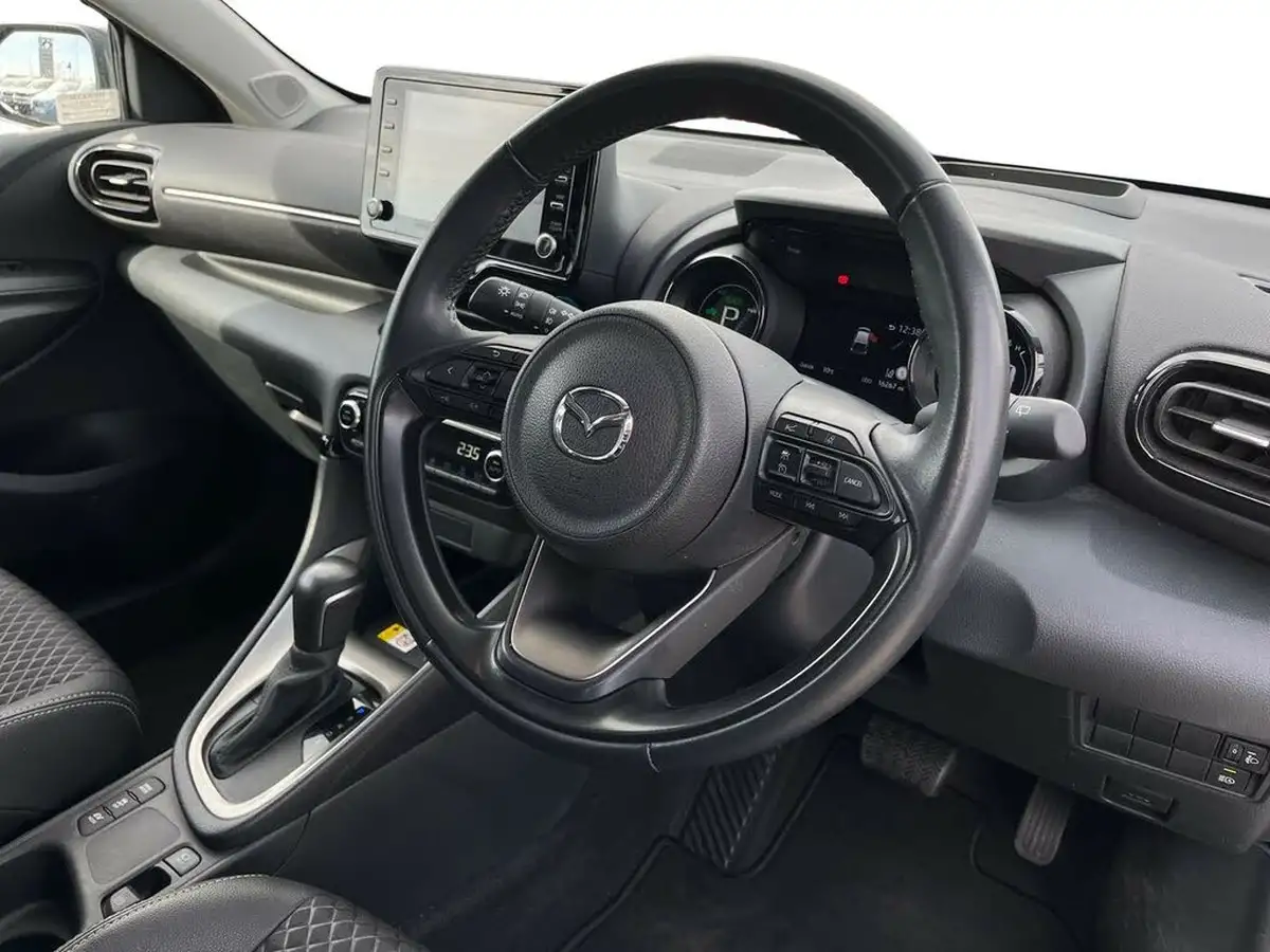 2023-mazda-mazda2-15-select-big-7