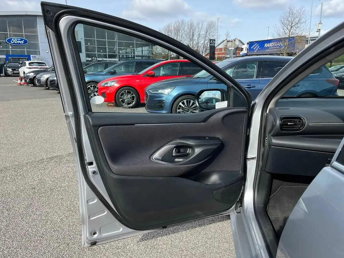 2023-mazda-mazda2-15-select-big-31