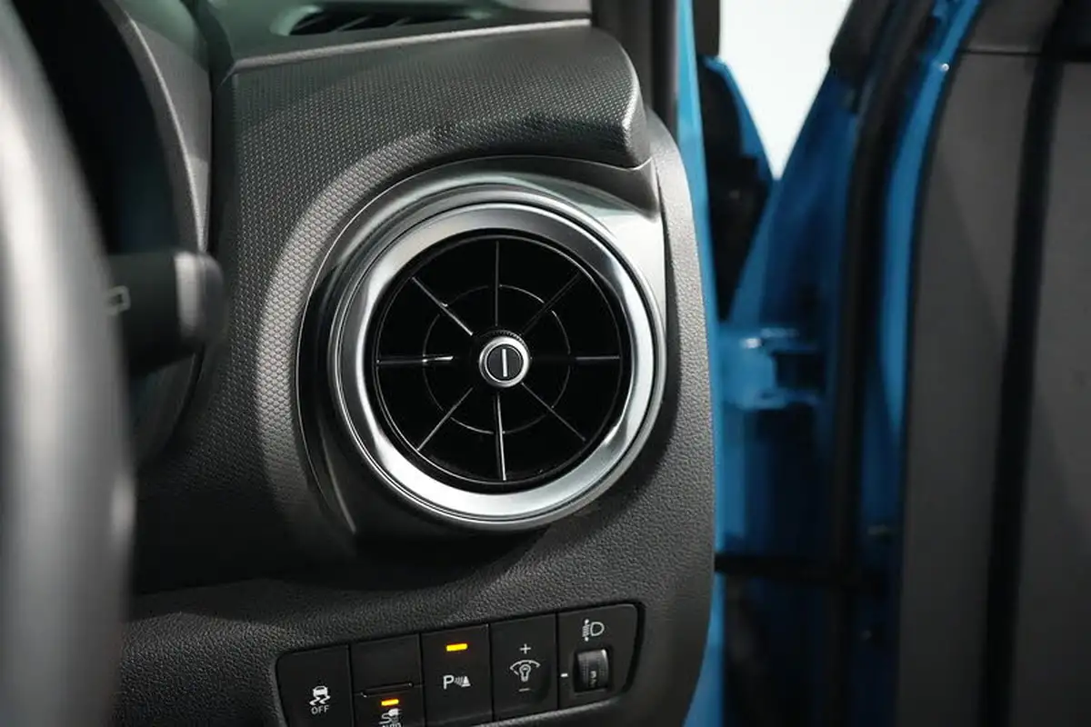 2022-hyundai-kona-e-premium-204ps-64kwh-7kw-obc-big-35