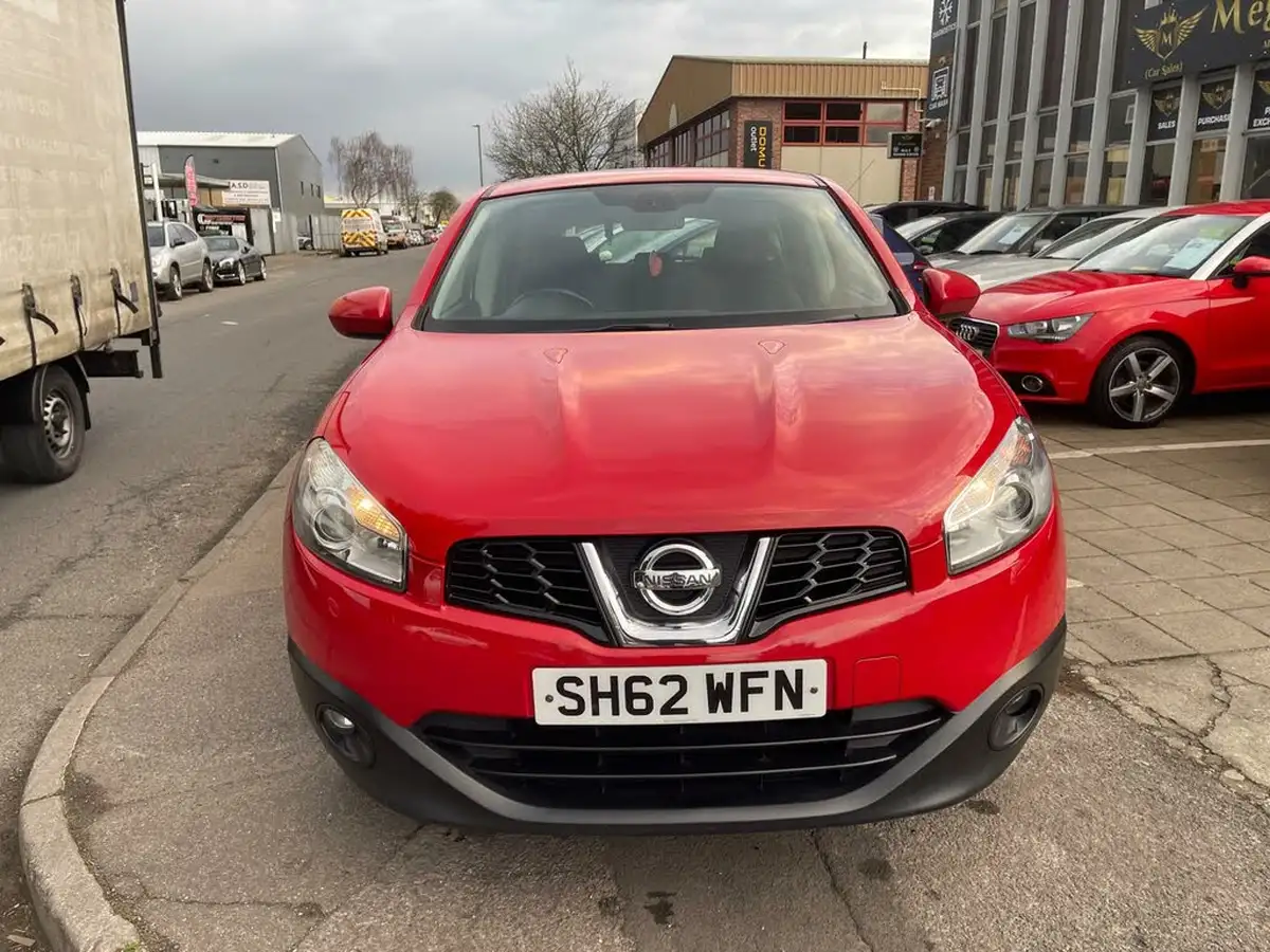 2012-nissan-qashqai-16-acenta-big-9
