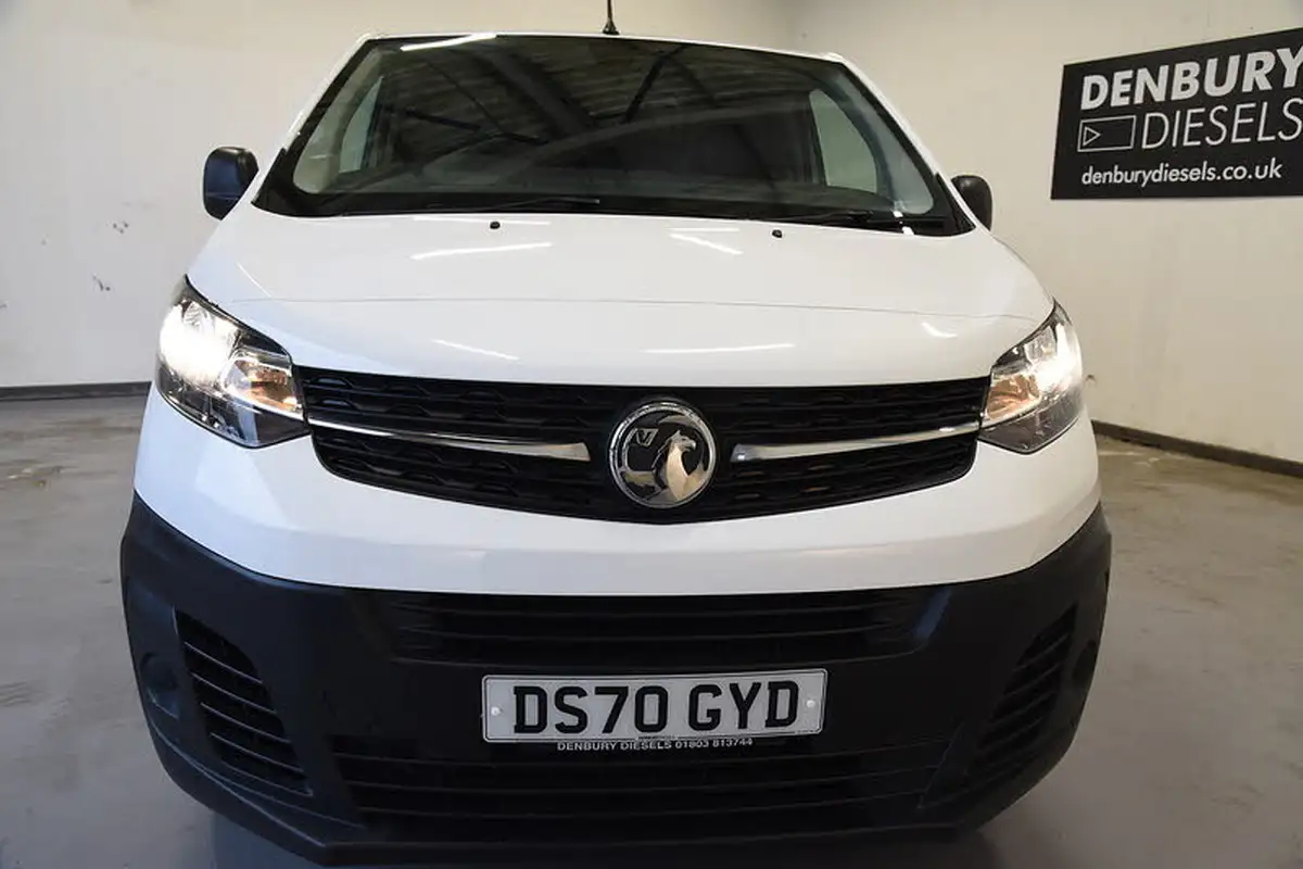 2020-vauxhall-vivaro-15td-2900-l2h1-dynamic-big-9