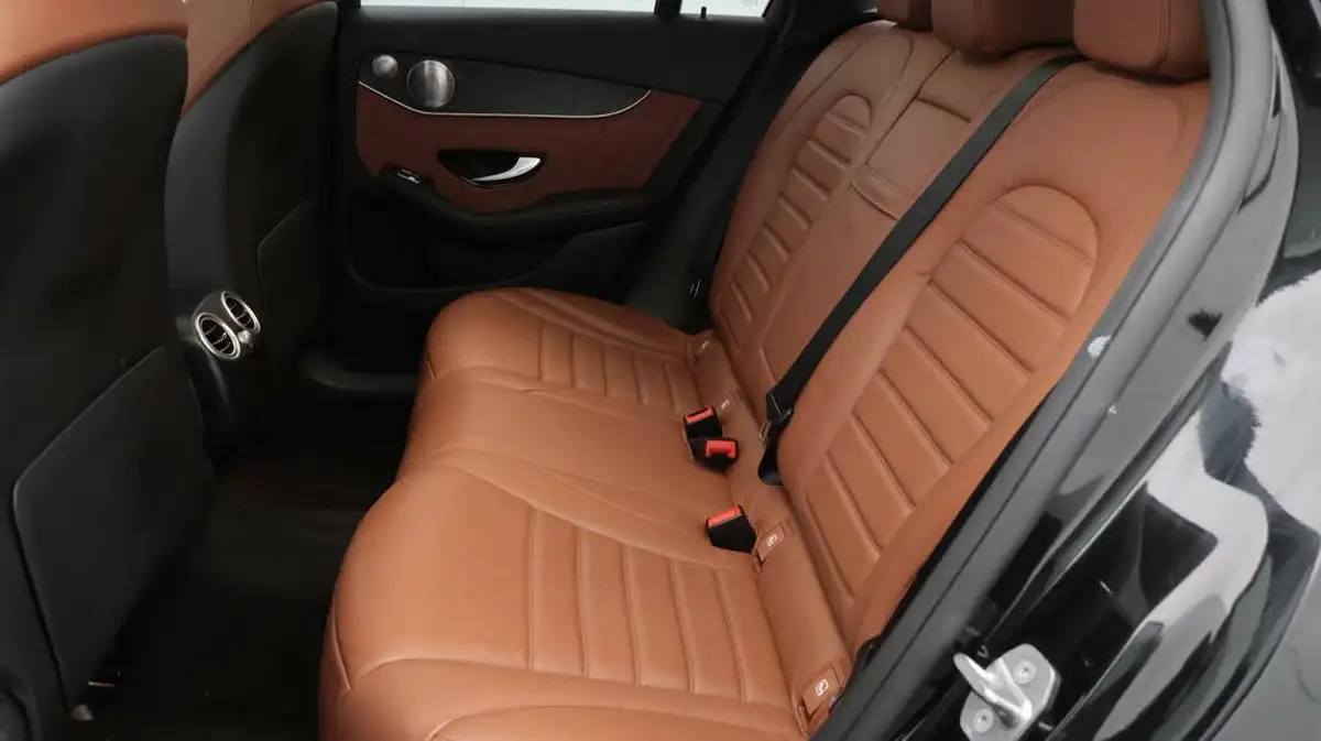 2021-mercedes-benz-glc-class-20d-glc300d-amg-line-premium-plus-245ps-station-wagon-5d-big-16