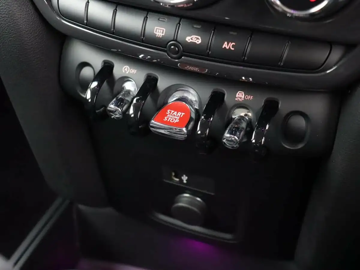 2020-mini-countryman-15-cooper-classic-comfort-big-26