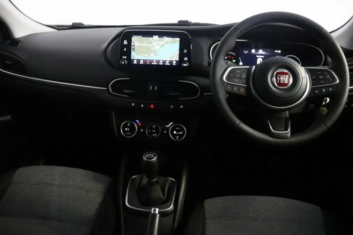 2021-fiat-tipo-10-cross-big-2