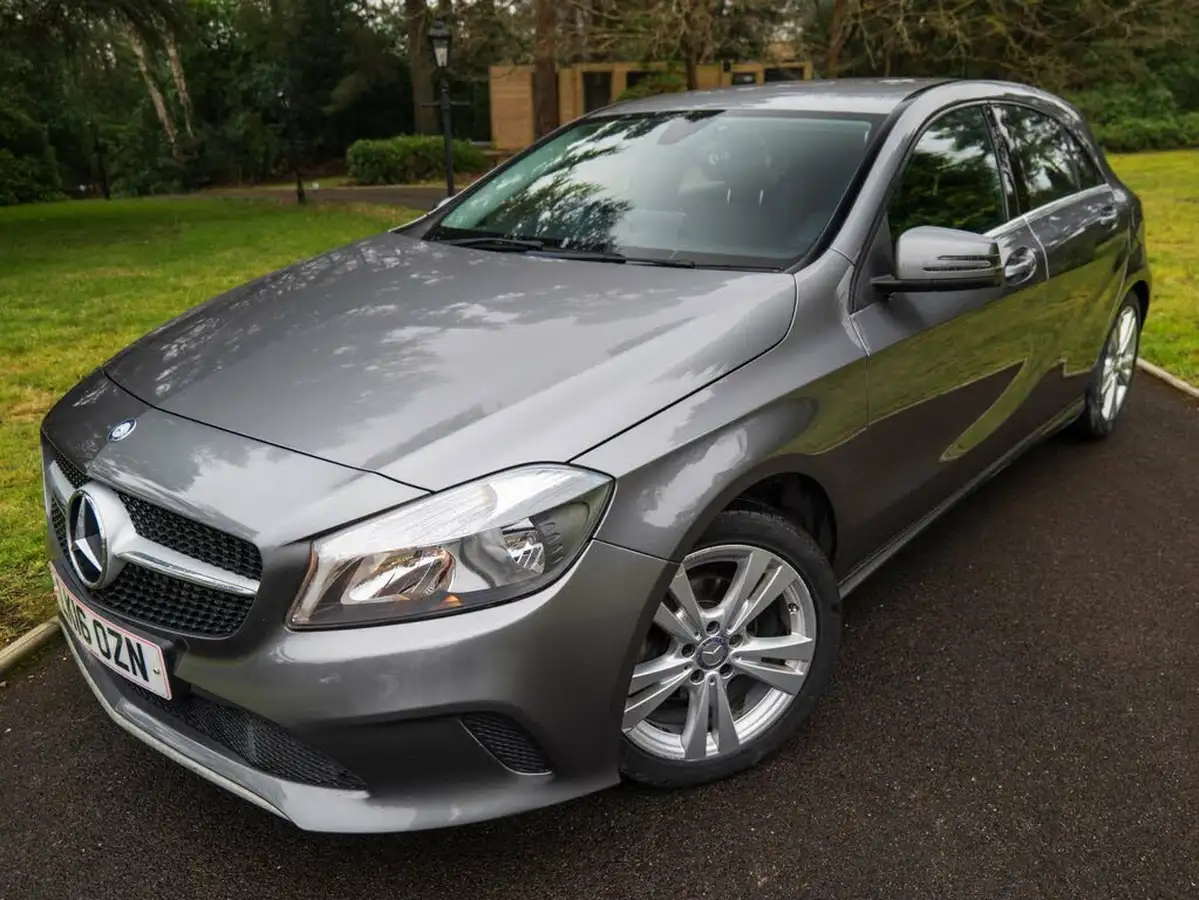 2016-mercedes-benz-a-class-15d-a180d-sport-ss-big-2