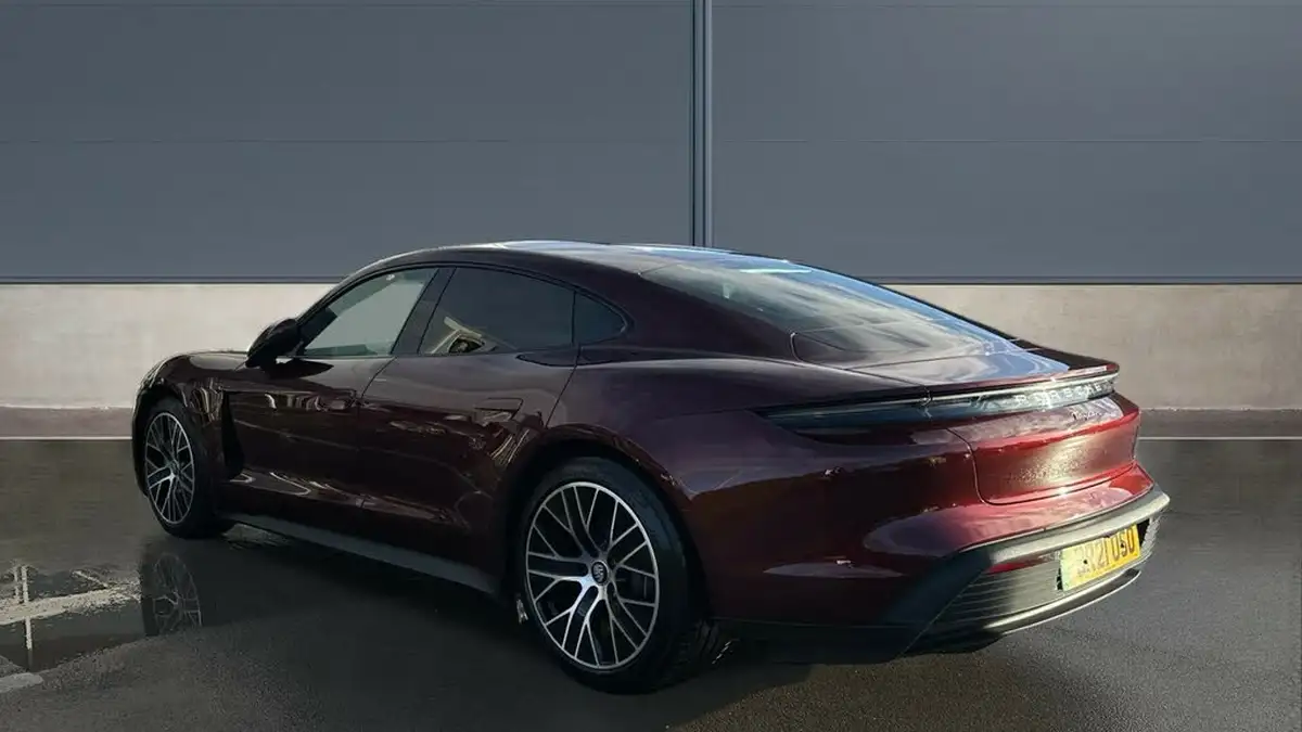 2021-porsche-taycan-e-base-476ps-performance-battery-plus-big-4