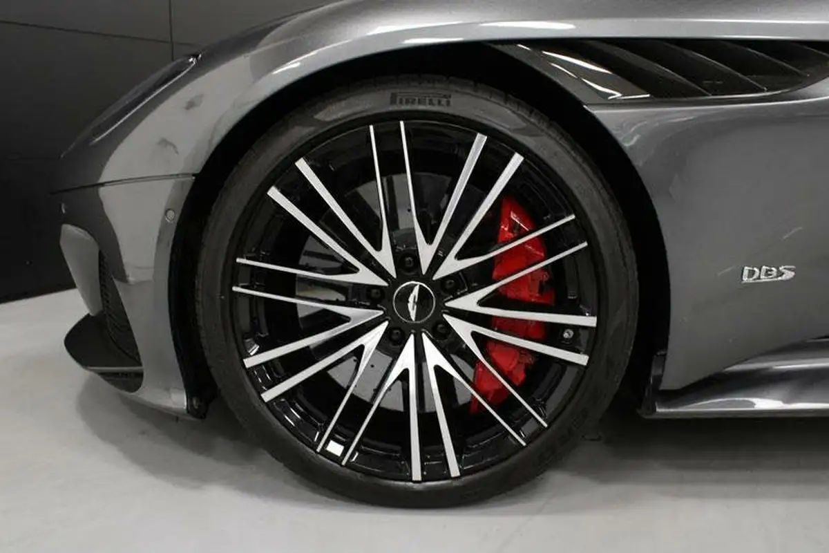 2020-aston-martin-dbs-52-v12-superleggera-volante-big-35
