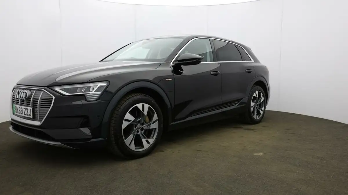 2019-audi-e-tron-55e-big-29