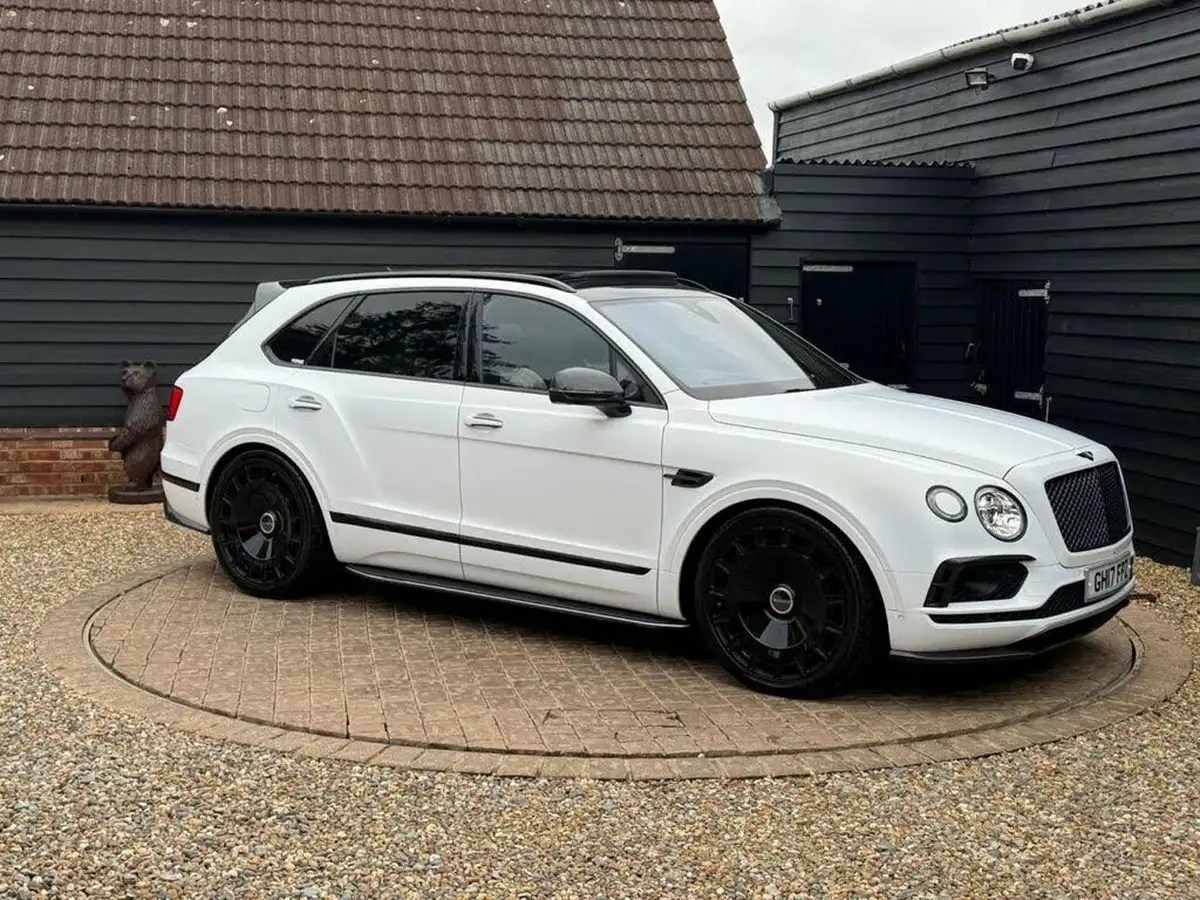 2017-bentley-bentayga-60-w12-big-33