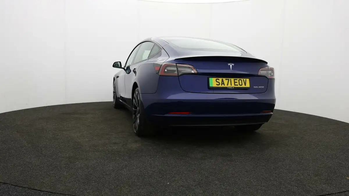 2021-tesla-model-3-e-performance-awd-big-74