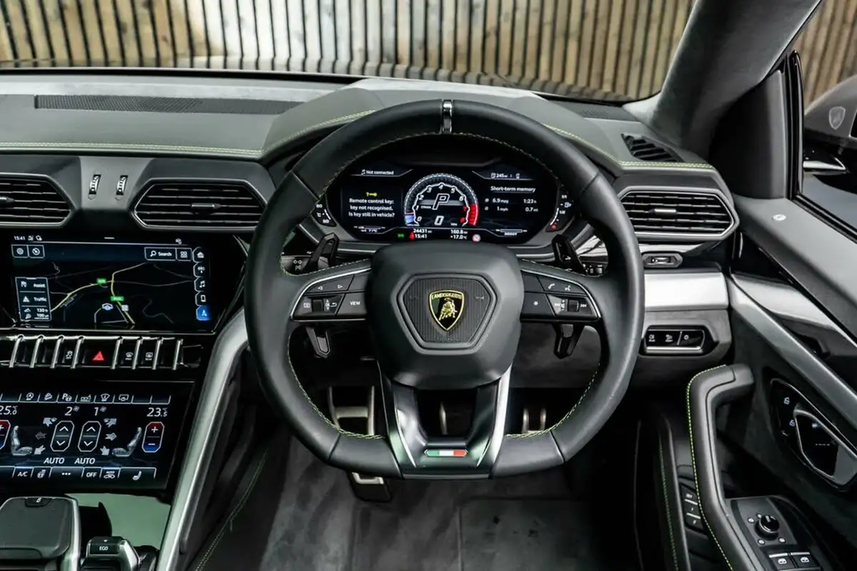 2021-lamborghini-urus-40-no-trim-big-25