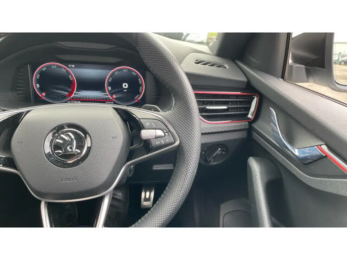 2024-skoda-kamiq-15-tsi-monte-carlo-dsg-big-17