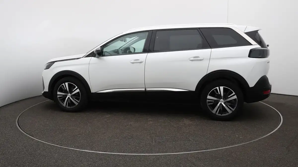 2022-peugeot-5008-suv-15-bluehdi-allure-big-59
