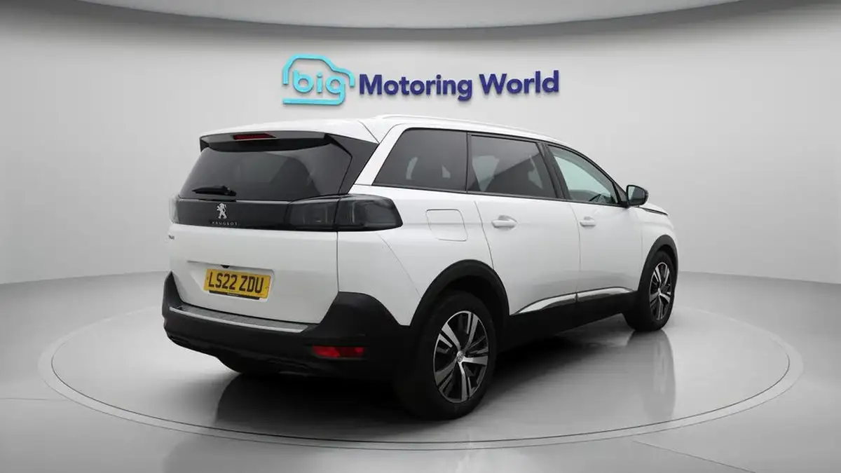 2022-peugeot-5008-suv-15-bluehdi-allure-big-7