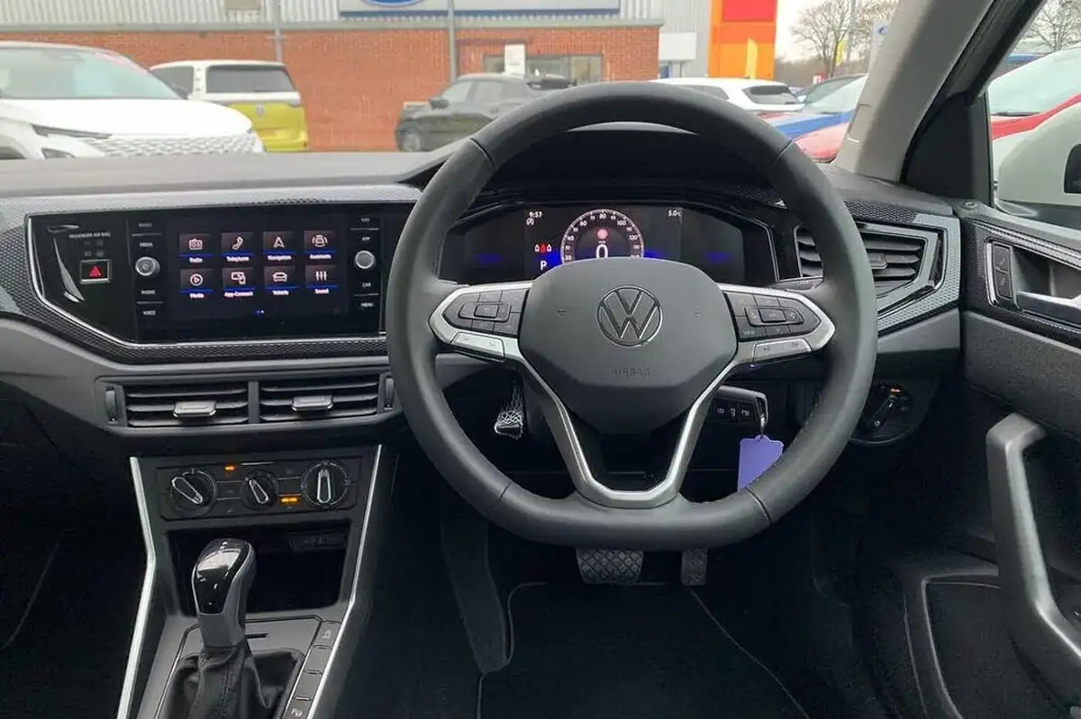 2025-volkswagen-taigo-10-tsi-life-115ps-dsg-big-13