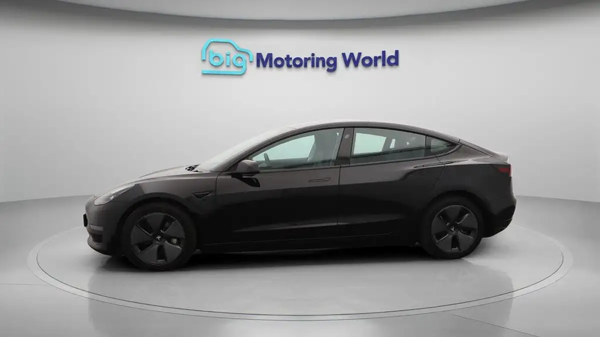 2022-tesla-model-3-e-long-range-big-4