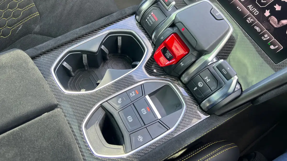2023-lamborghini-urus-40-no-trim-big-18