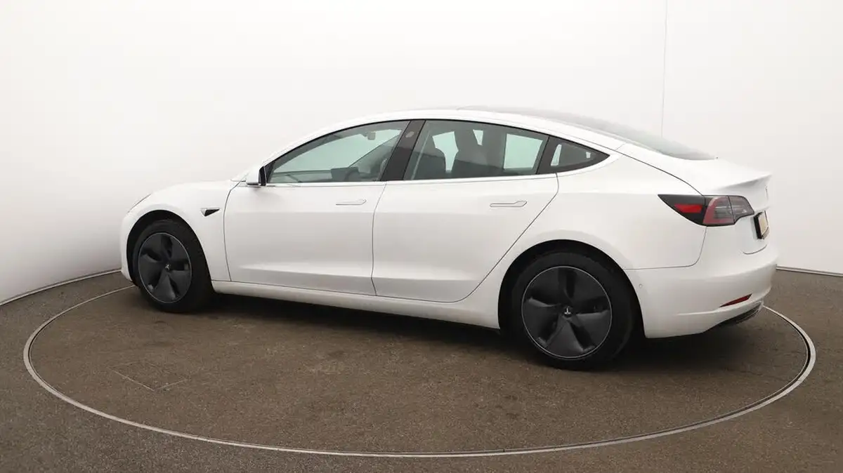 2020-tesla-model-3-e-standard-plus-big-39