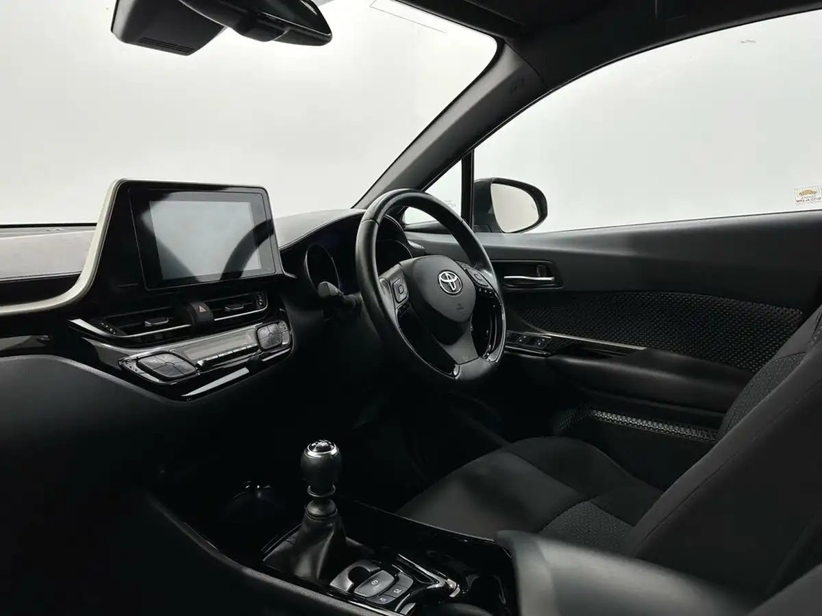 2018-toyota-c-hr-12-dynamic-big-28