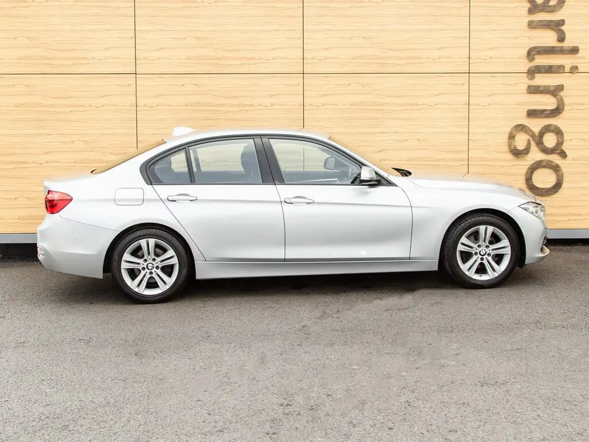 2018-bmw-3-series-20td-318d-sport-saloon-4d-big-11