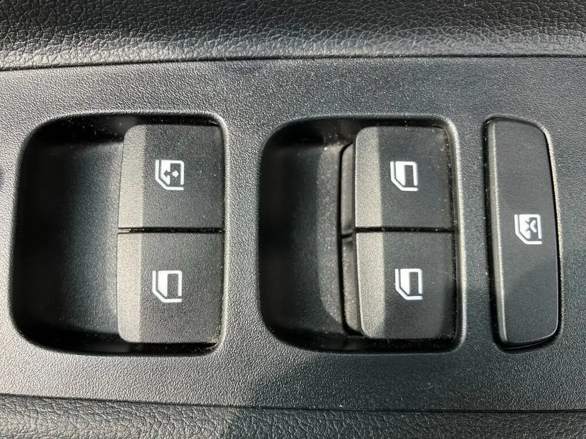2021-hyundai-i20-10-t-gdi-se-connect-eclutch-imt-big-17