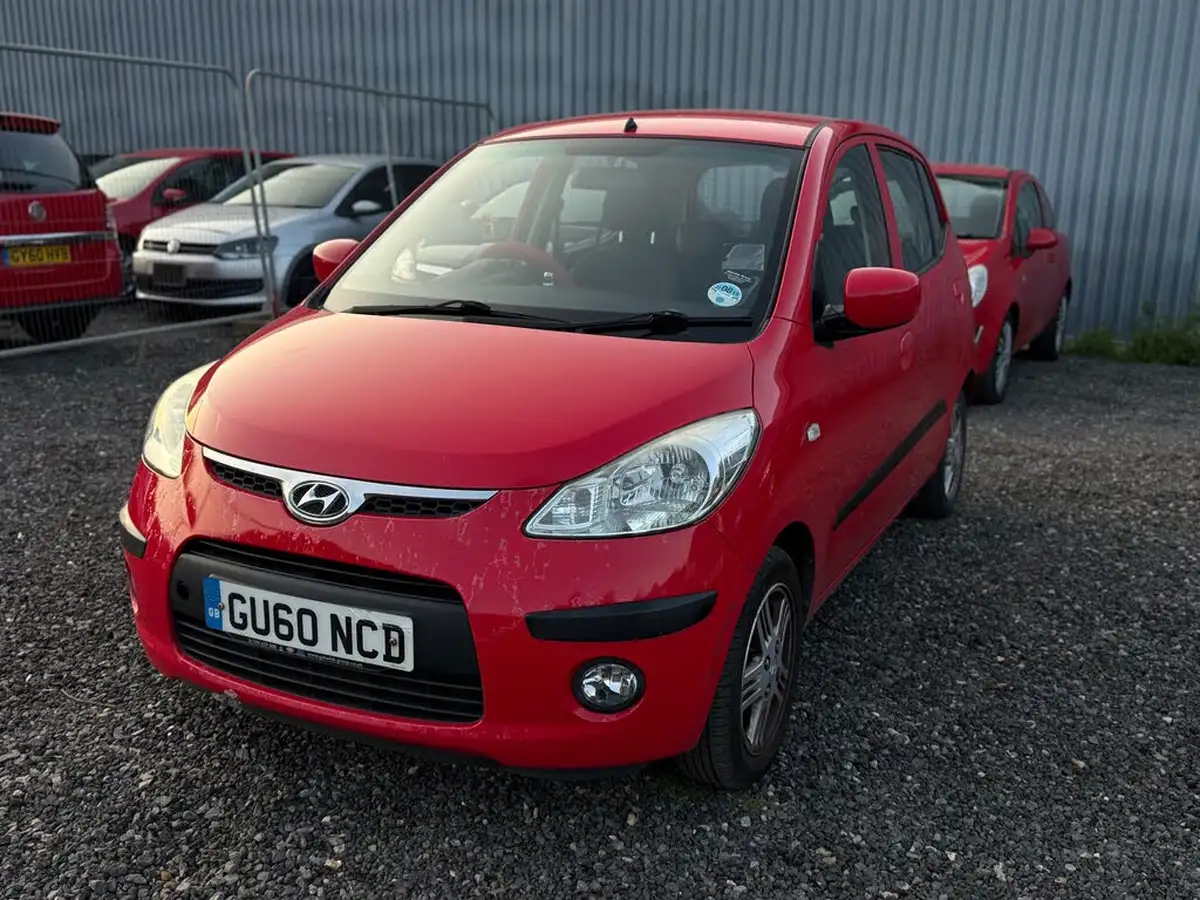 2010-hyundai-i10-12-comfort-76bhp-big-3