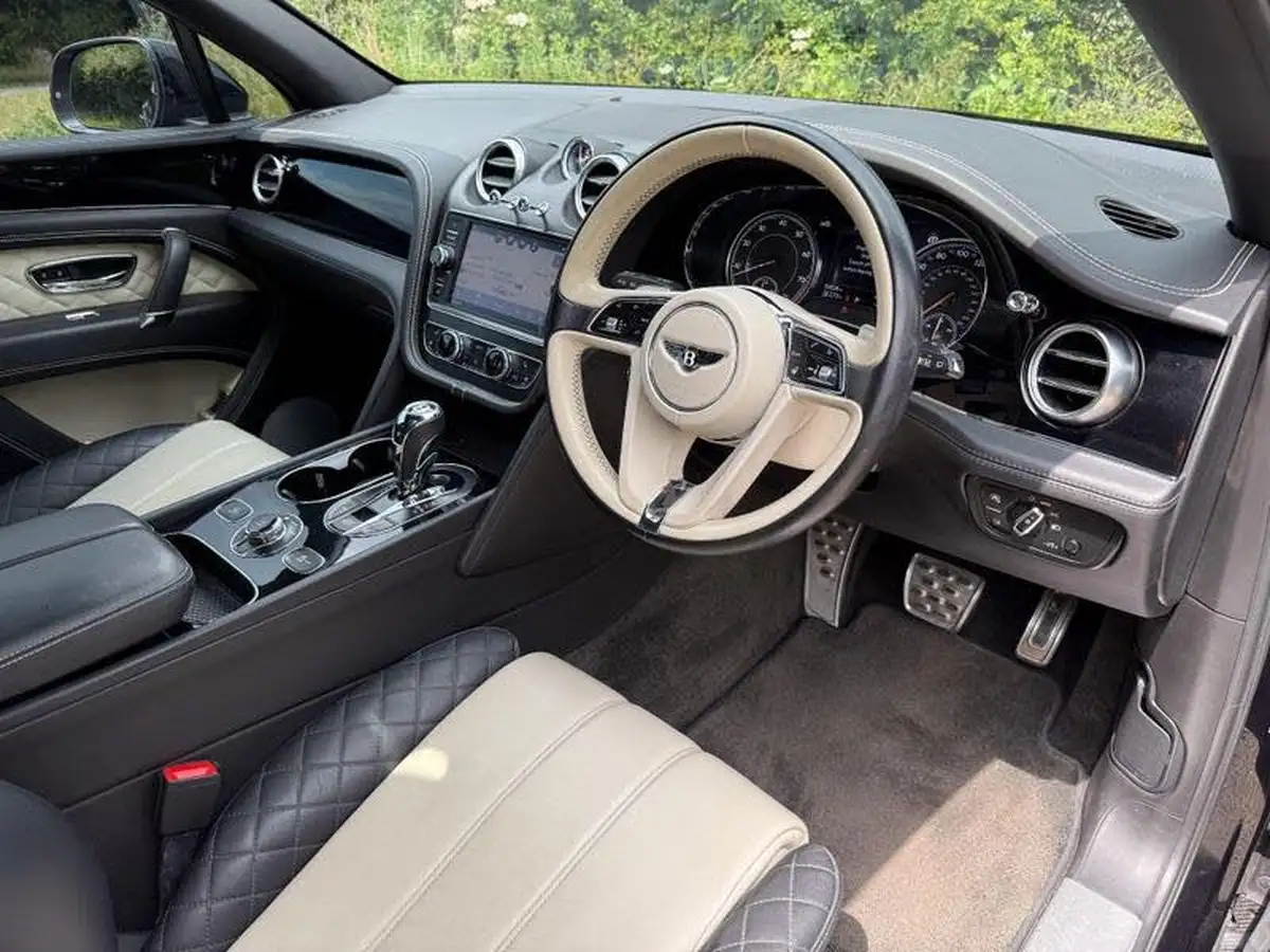 2018-bentley-bentayga-40-v8-big-17