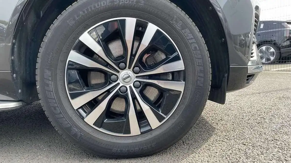 2022-volvo-xc60-20-t6-inscription-expression-350bhp-plug-in-hybrid-big-10