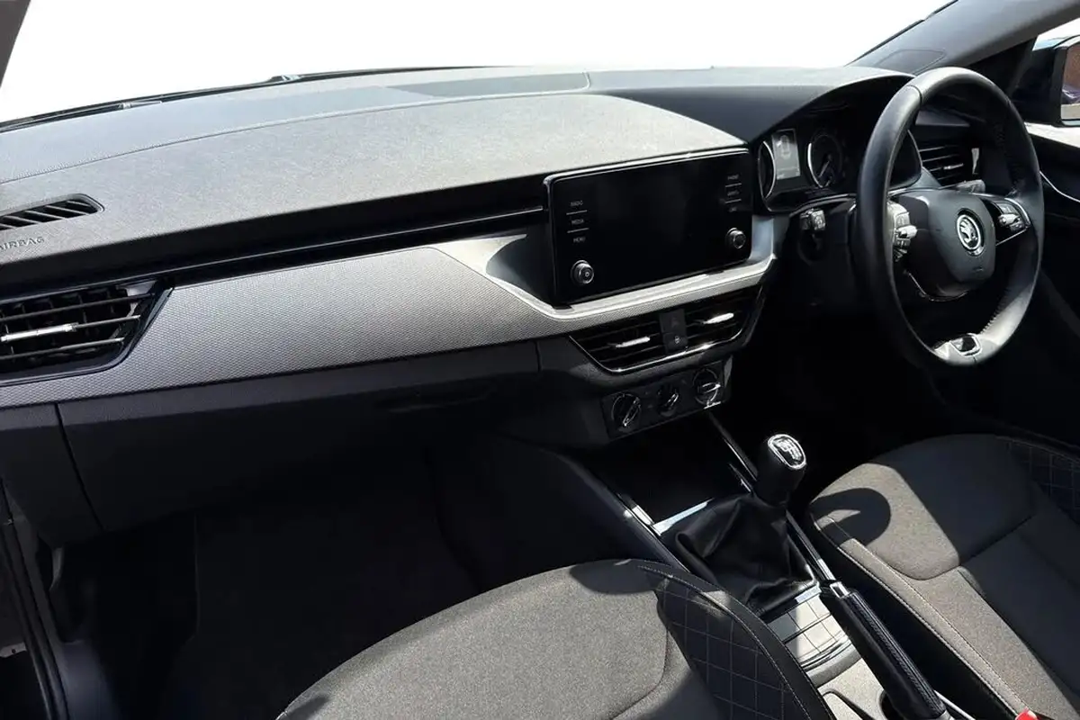 2022-skoda-scala-10-tsi-se-110ps-big-14