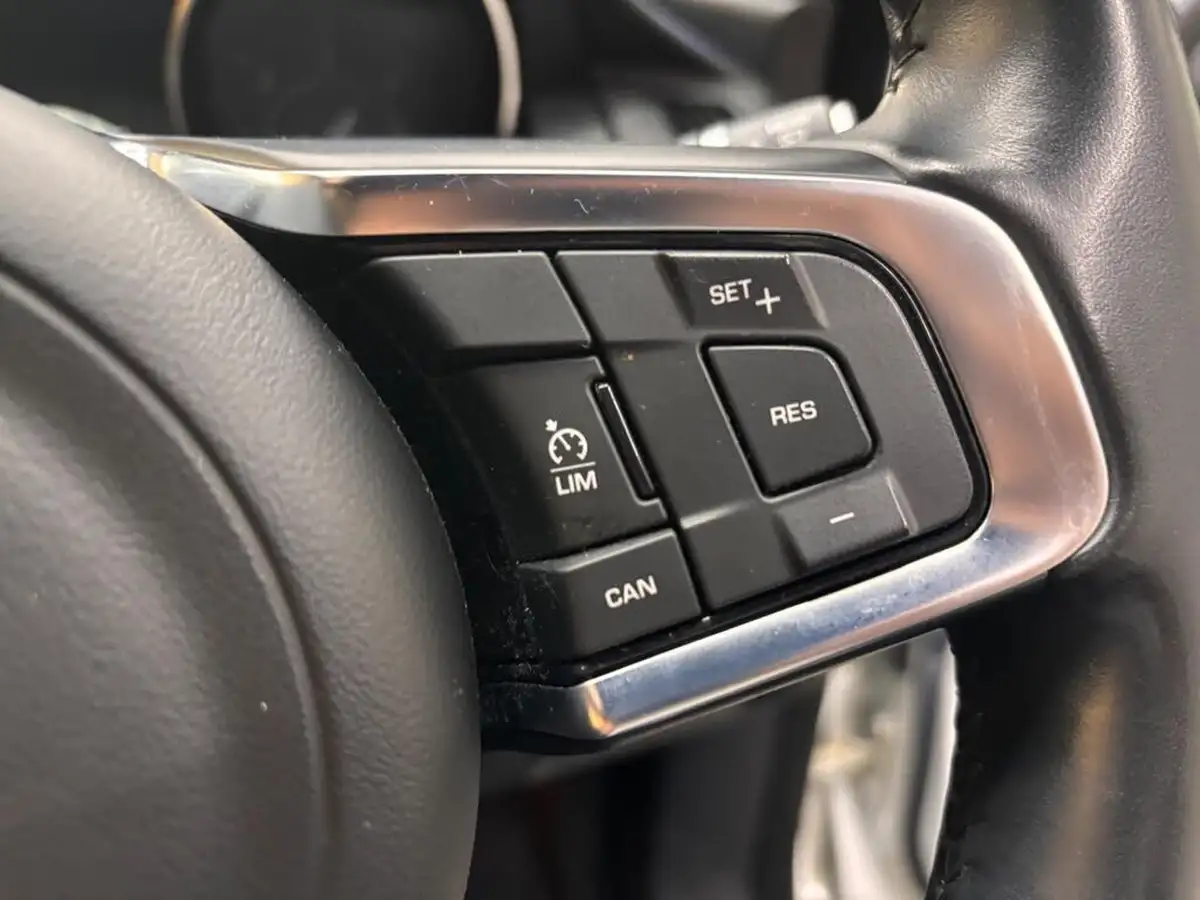 2019-jaguar-e-pace-20-i4d-r-dynamic-s-150ps-big-36