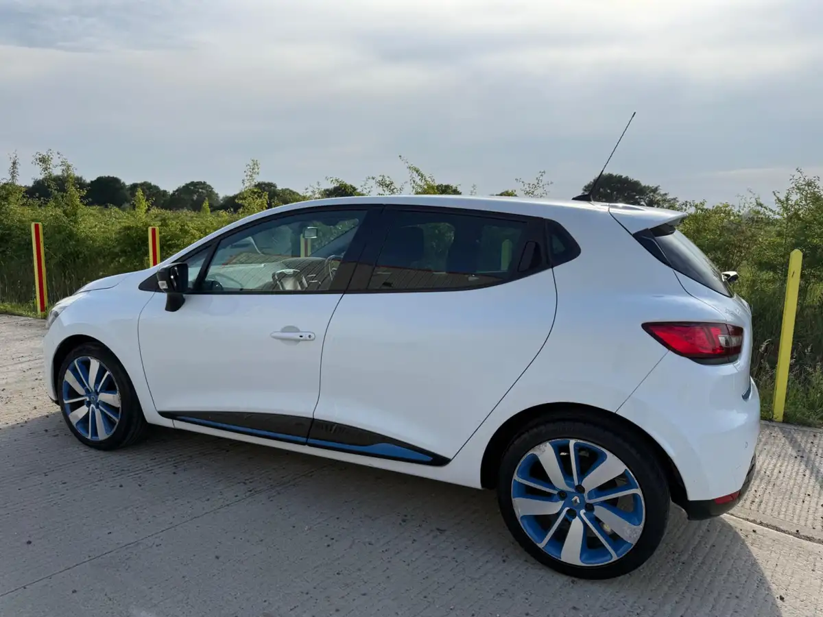 2013-renault-clio-09-dynamique-s-big-2