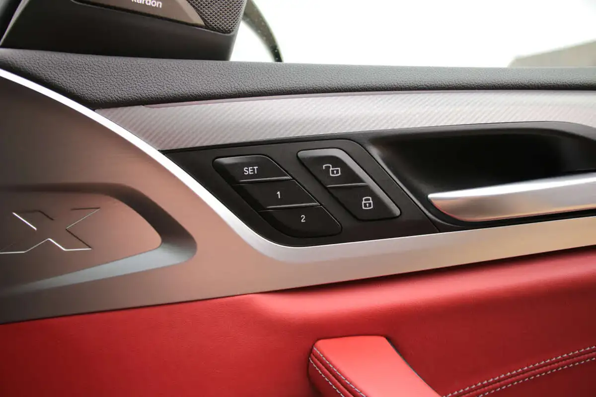 2021-bmw-x4-30-m-competition-sport-big-70