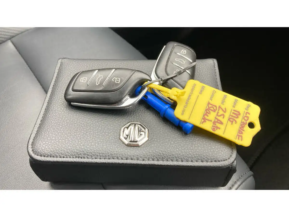 2020-mg-zs-suv-10t-gdi-exclusive-111ps-big-18