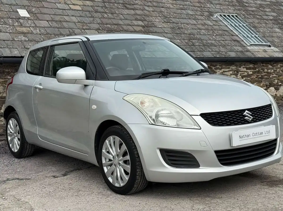 2011-suzuki-swift-12-sz3-3d-big-5