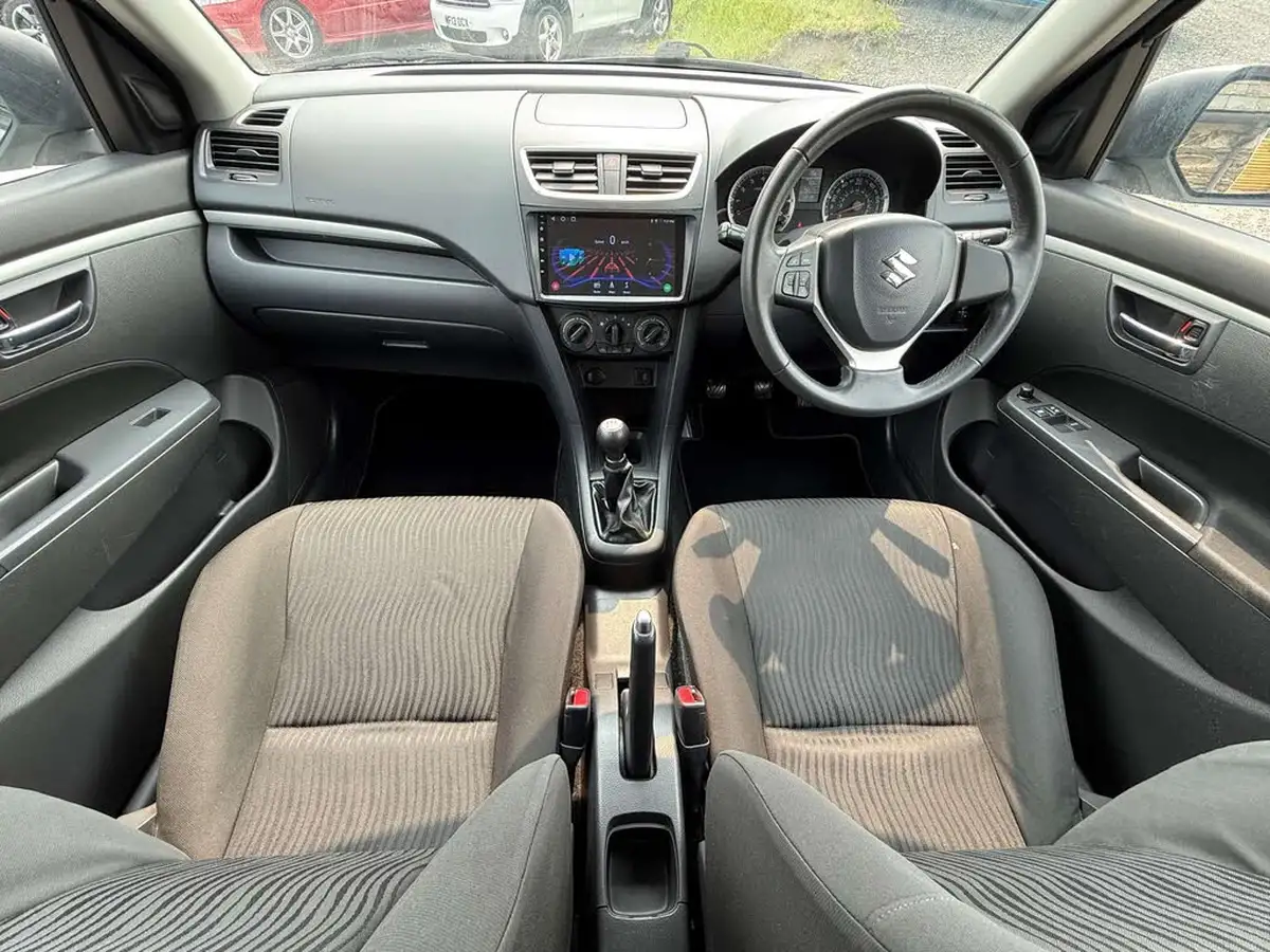 2011-suzuki-swift-12-sz3-3d-big-29