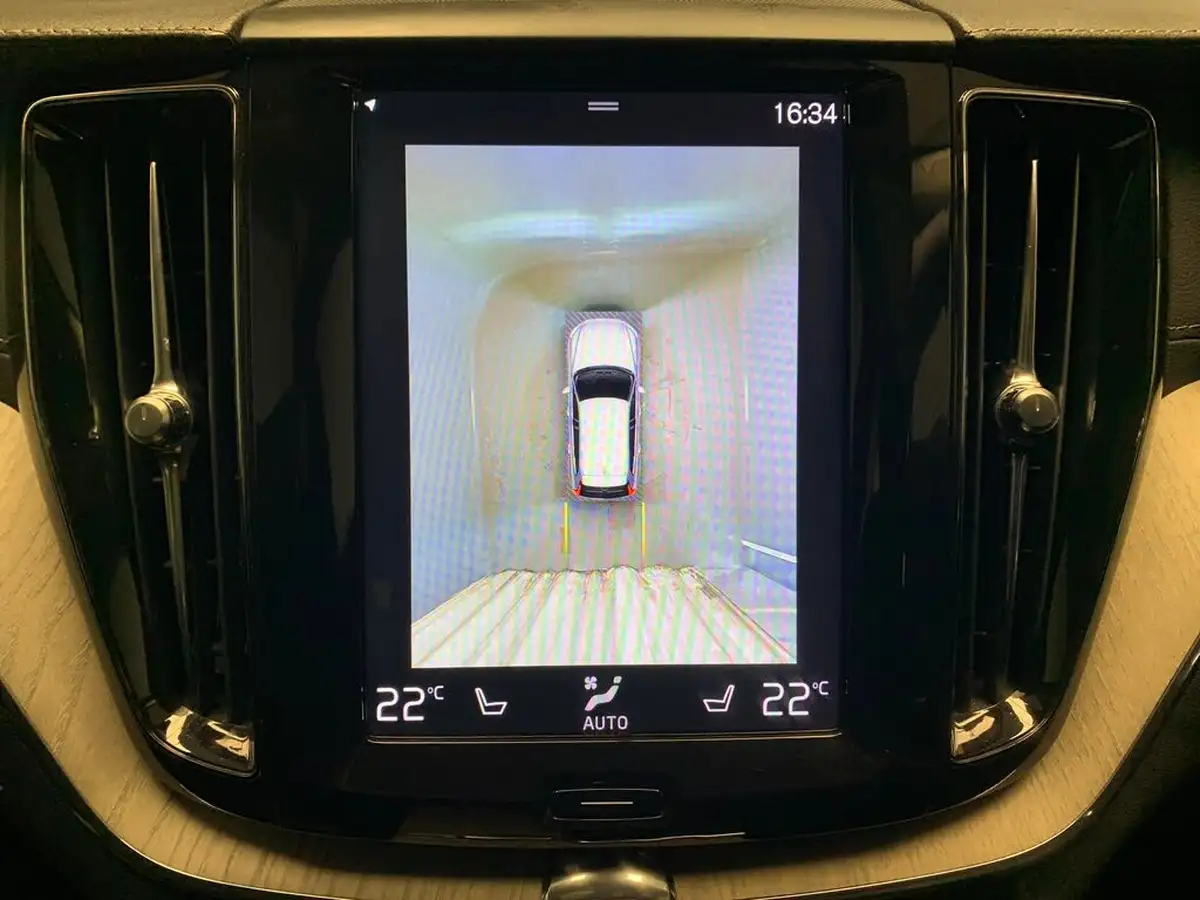 2018-volvo-xc60-20td-d4-inscription-pro-4x4-geartronic-big-7