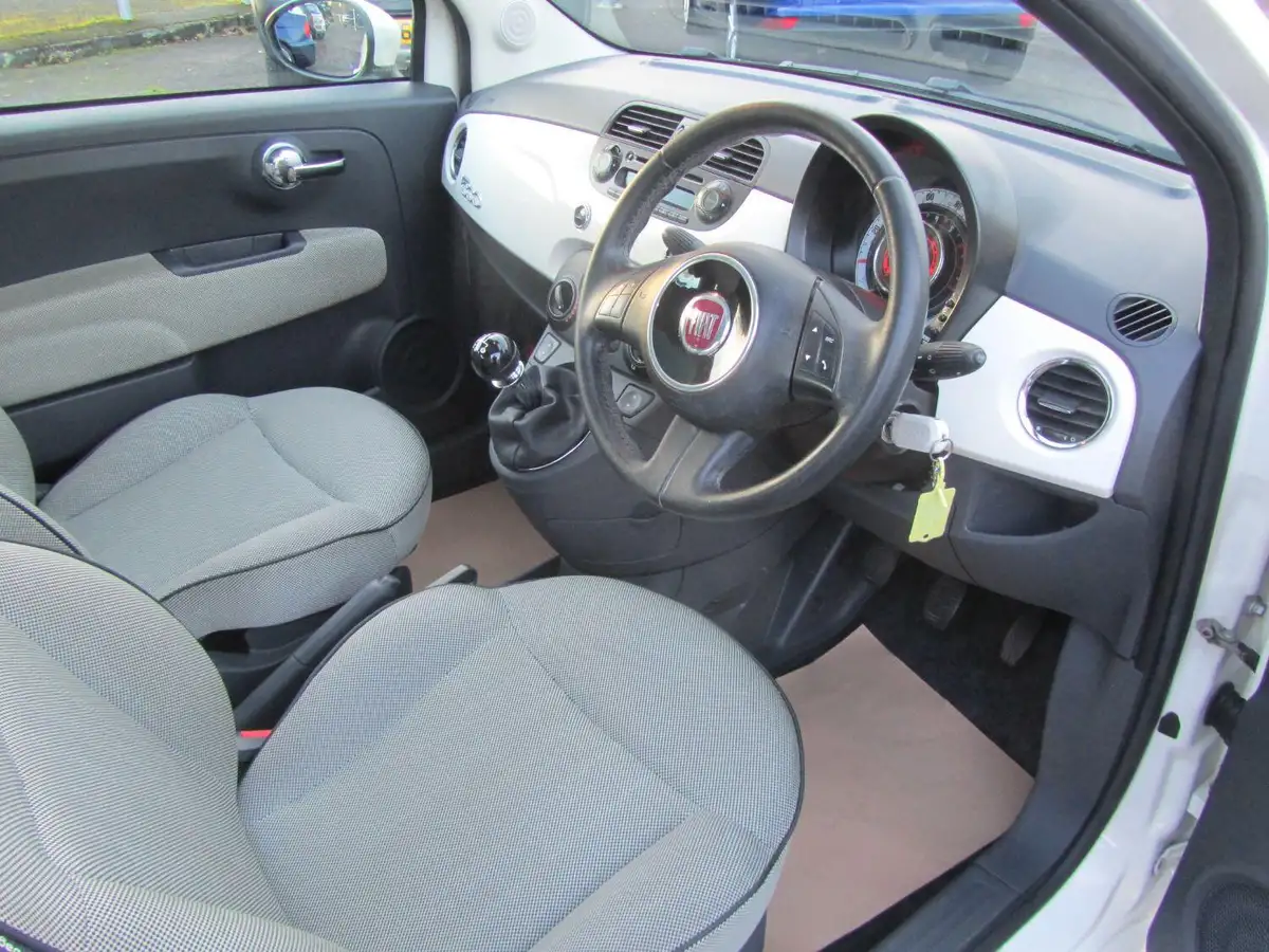 2011-fiat-500-12-lounge-big-9