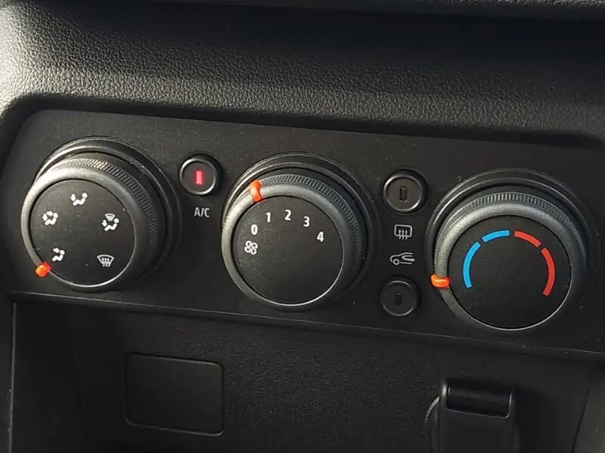 2022-dacia-sandero-10-sce-essential-big-12