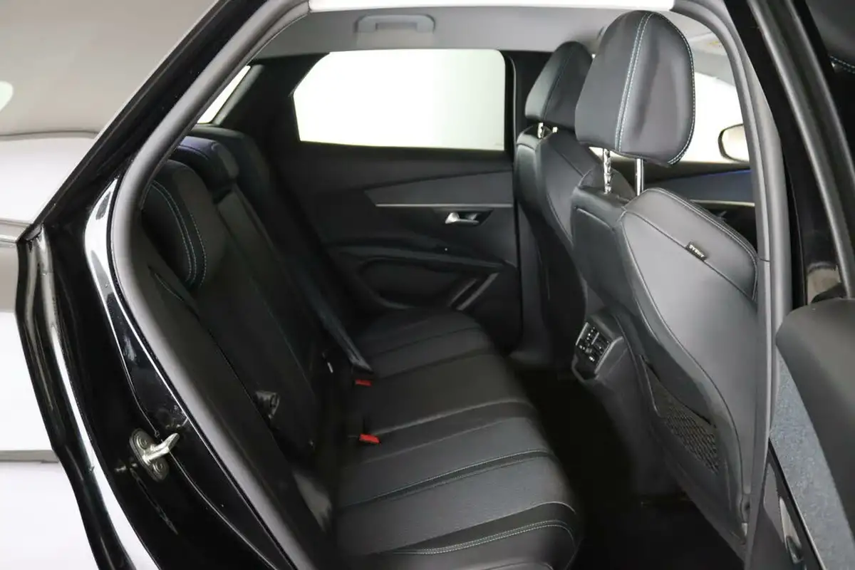 2021-peugeot-3008-suv-12-puretech-allure-premium-big-12