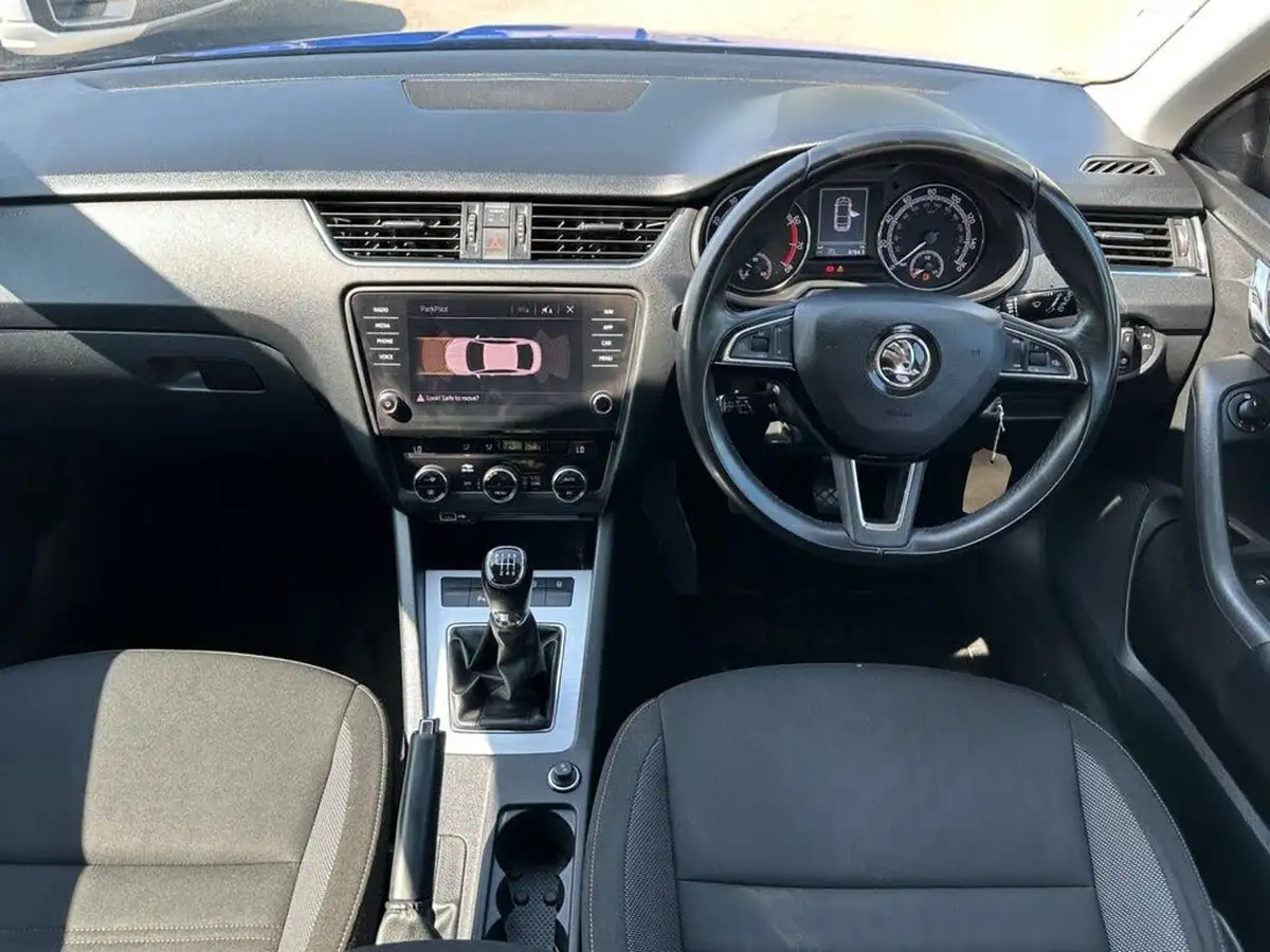 2018-skoda-octavia-10-tsi-se-technology-hatchback-big-2