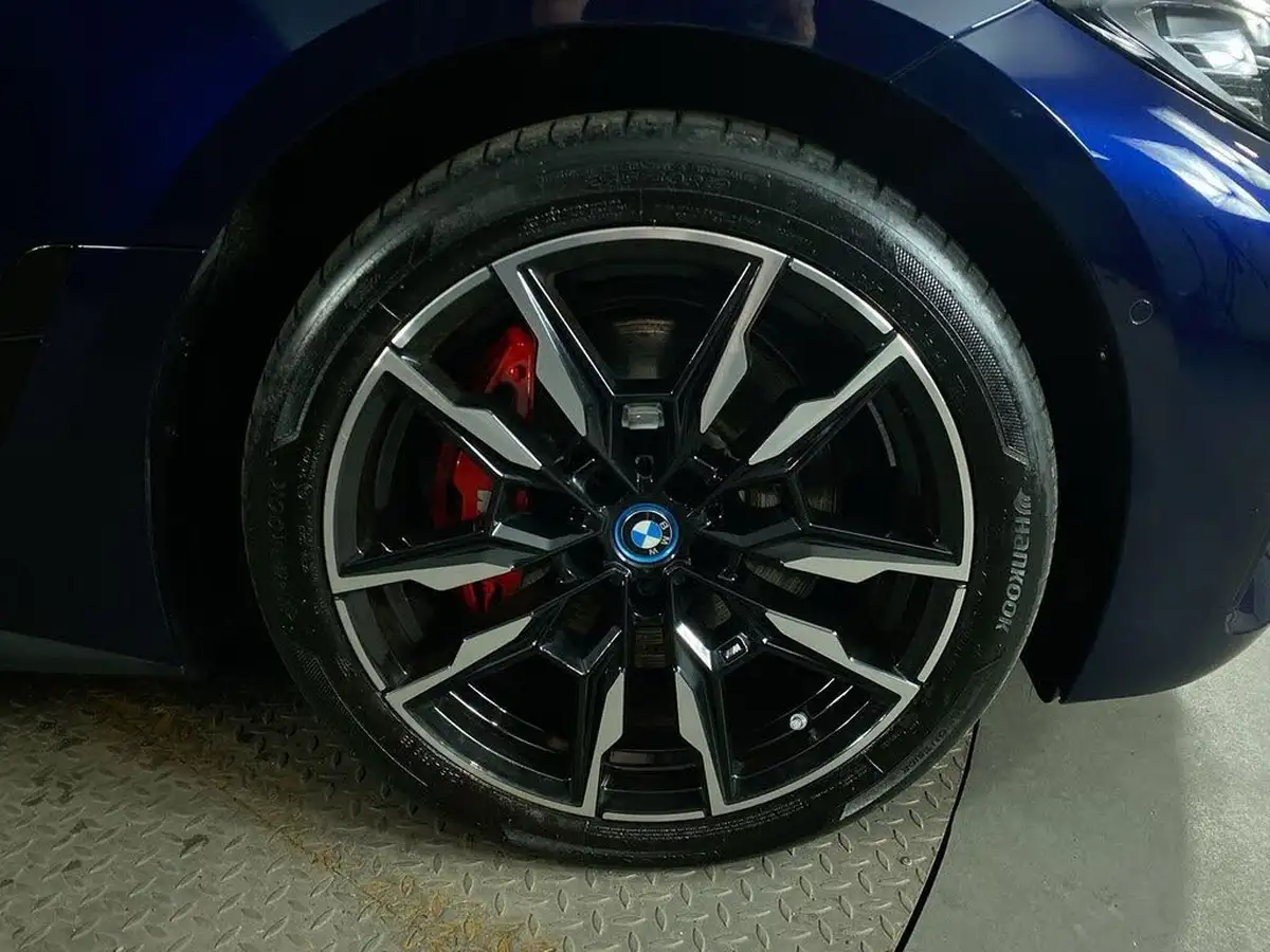 2024-bmw-i4-e-m50-big-11